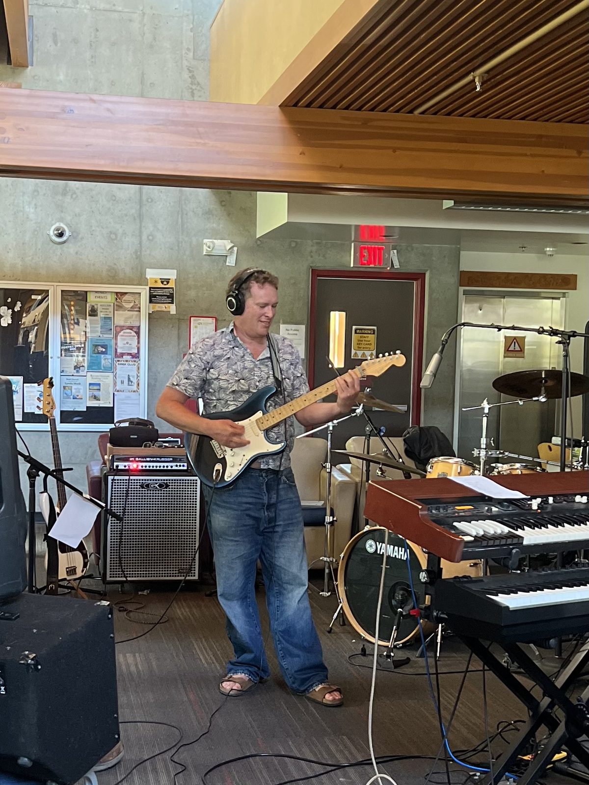 Mike Lurincic on Stratocaster during the session